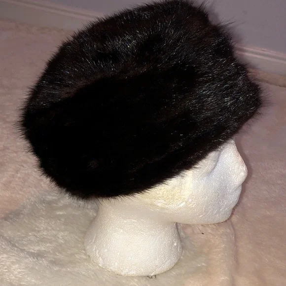 Vintage mink/beaver hat Vintage Gartenhaus Brown Mink Fur Hat / Beret - Women main image 4